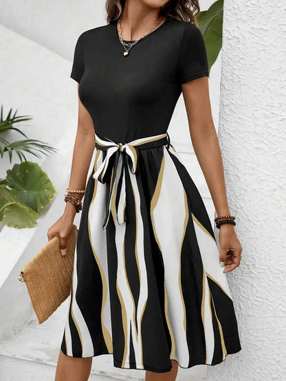 Samantha – Dress with striped print and tie waist for spring and summer