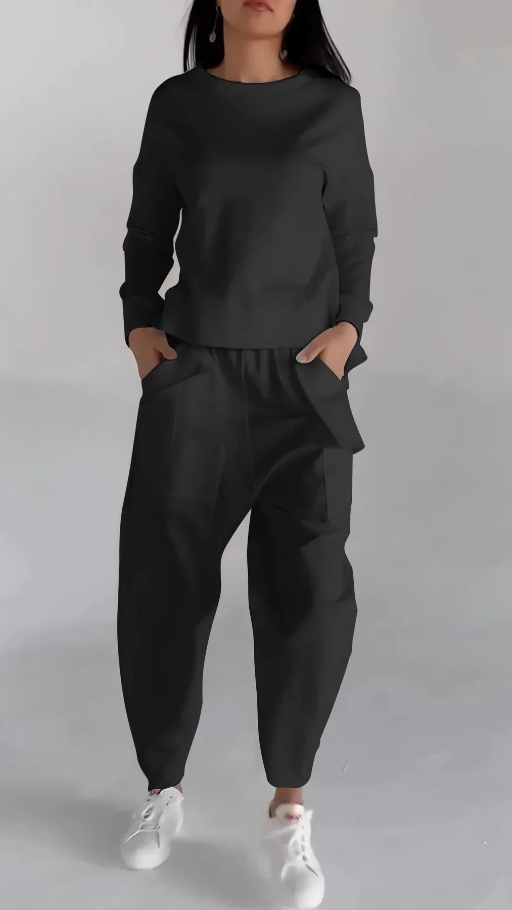 Casual two-piece suit with a round neckline and long sleeves