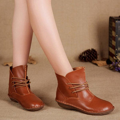 Isla - classic women's boots made of leather