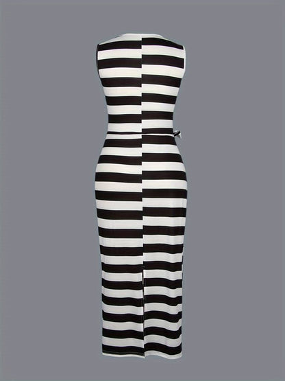 Mia – elegant dress with a round neckline and a striped pattern