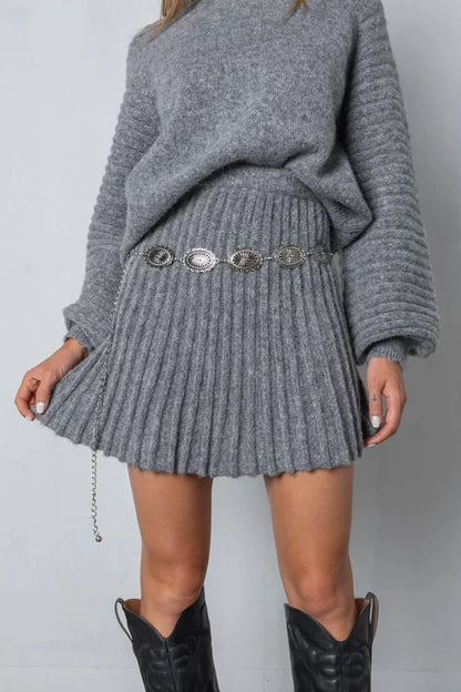 Elegant set of pleated sweater and skirt - jayline