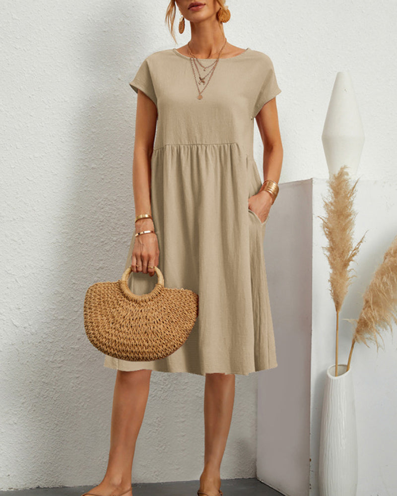 Comfortable - midi dress with a round neckline and pockets