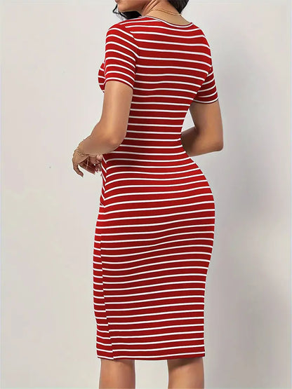 Leah – Short-sleeved, casual dress with a round neck and striped print