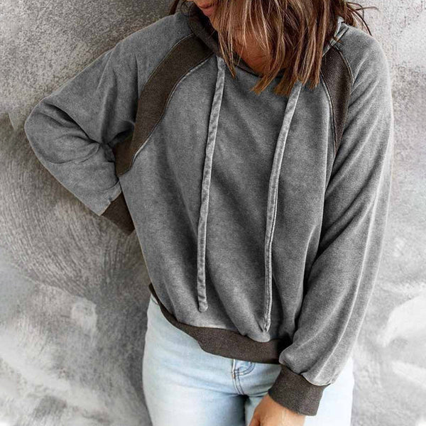 Casual sweatshirt with hood and long sleeves