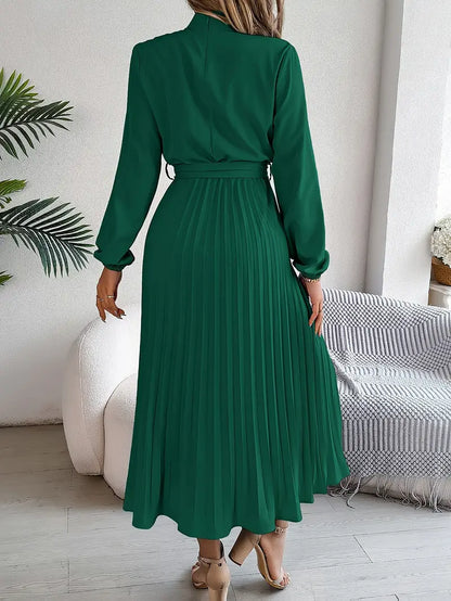 Layla – plain dress with stand-up collar and pleated belt