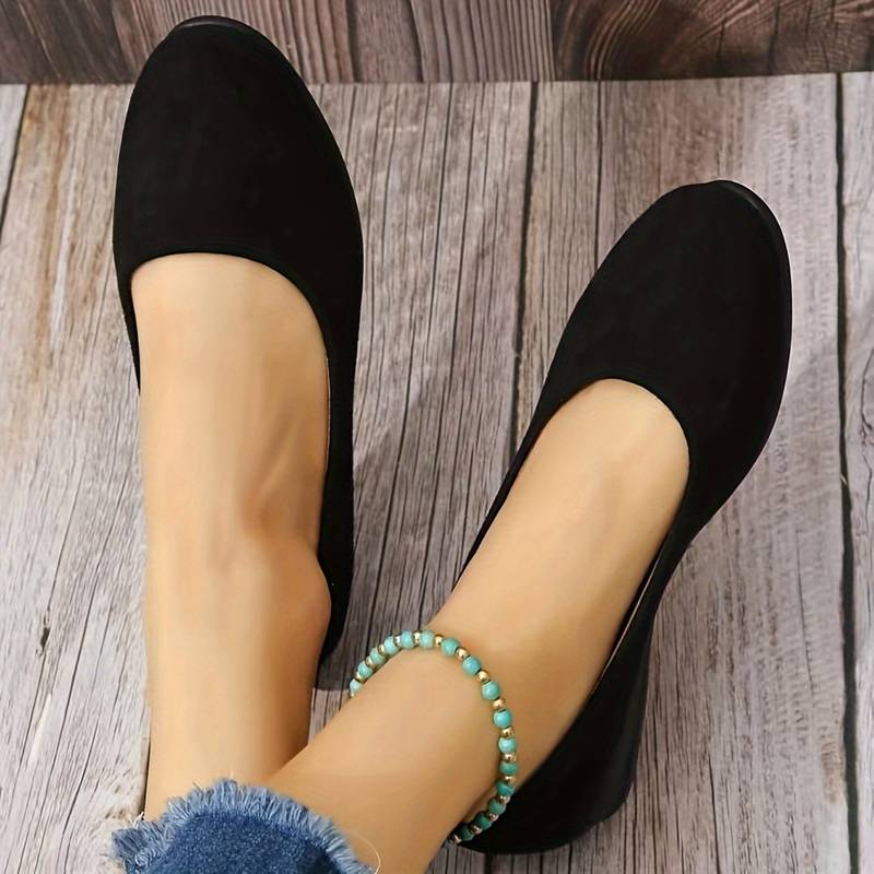 Sophia – solid slip-on shoes with a flat sole