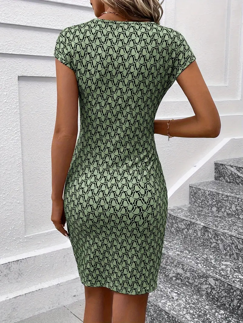 Riley – elegant dress with a round neckline and an all-over print