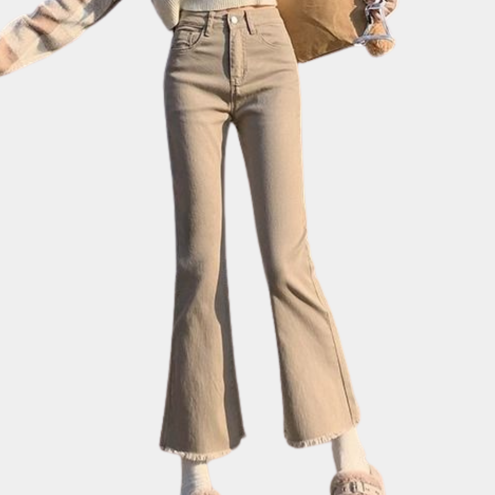 Trendy women's jeans with a flared fit