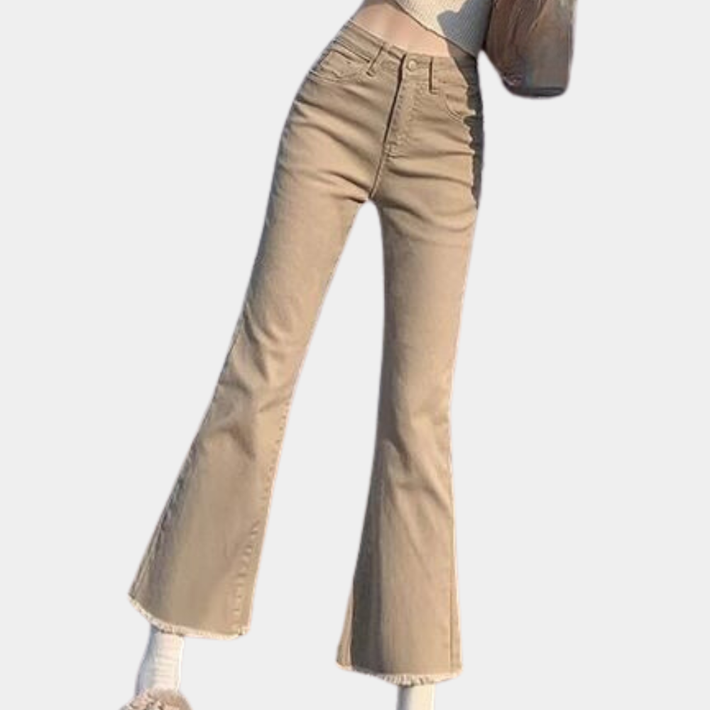 Trendy women's jeans with a flared fit