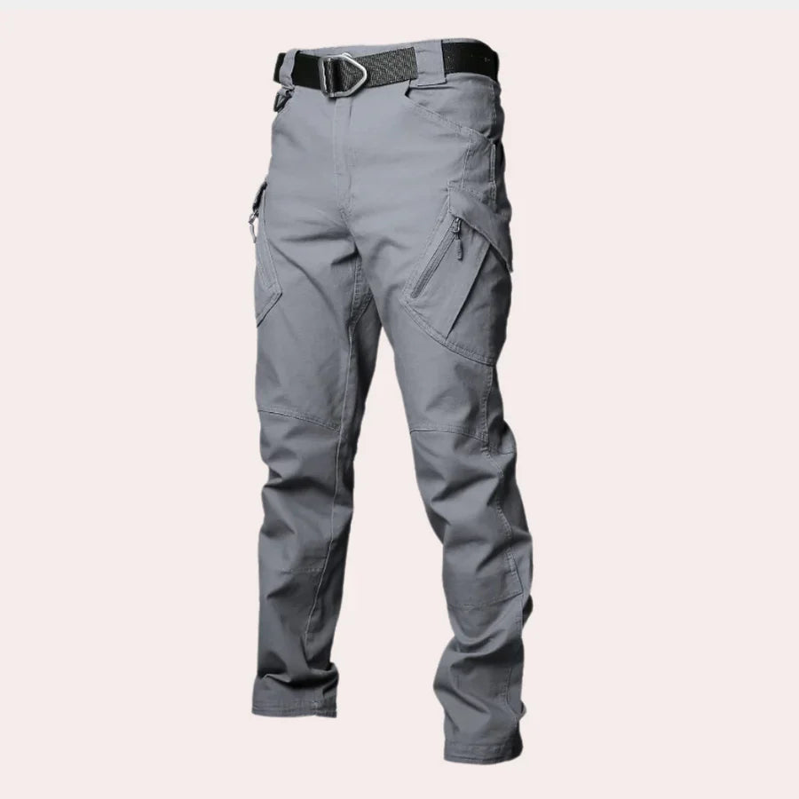 Stylish men's cargo trousers for a casual look