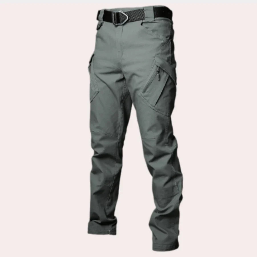 Stylish men's cargo trousers for a casual look