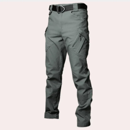 Stylish men's cargo trousers for a casual look