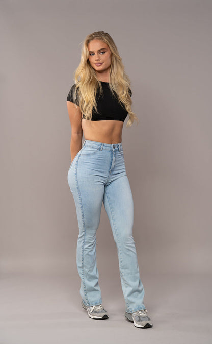 Cecile | women's flared jeans in vintage blue