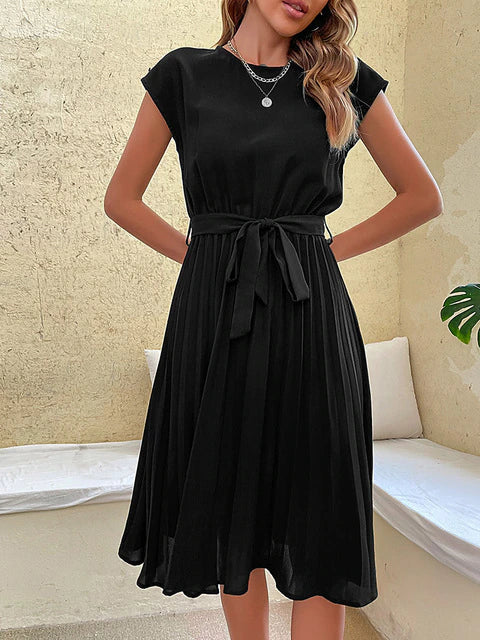 Elegant - summer dress with waist band and flowing a-line