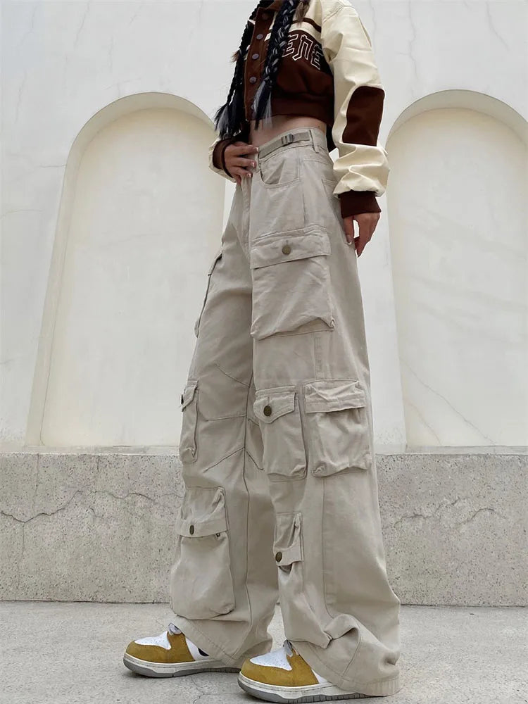 Samira - retro cargo pants with many pockets and wide legs