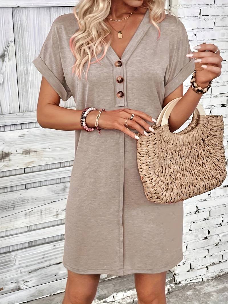 Olivia – dress with v-neck and short sleeves and buttons