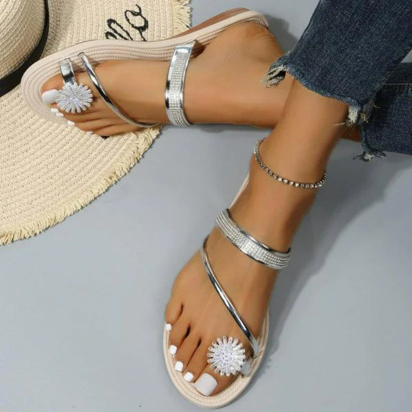 Aislee | sandals with a pattern of snowflakes