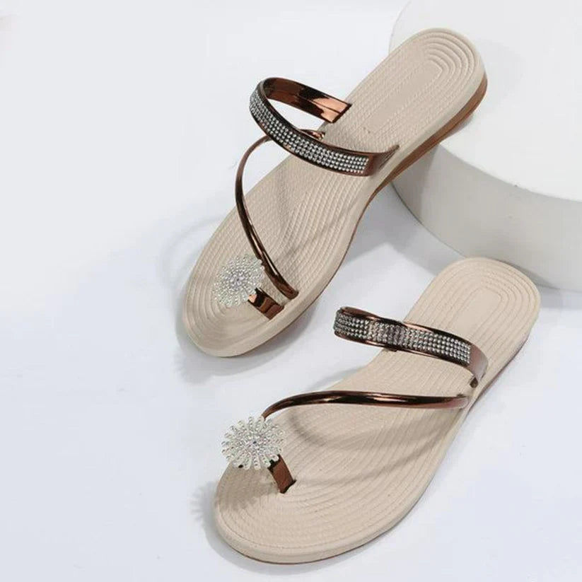 Aislee | sandals with a pattern of snowflakes