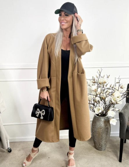 Annah - oversized coat with clear seams and pockets