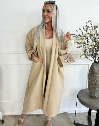 Annah - oversized coat with clear seams and pockets