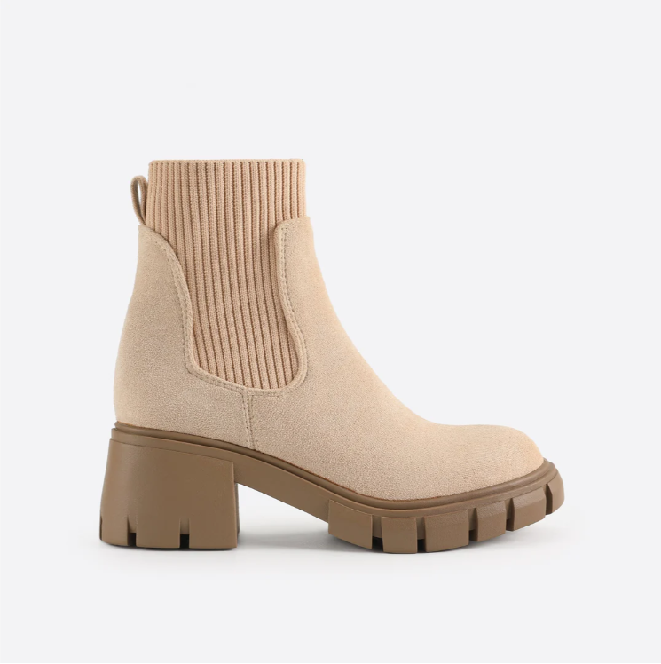 Neva | British style block martin boots