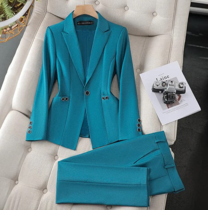 Laura - elegant set of blazer and trousers