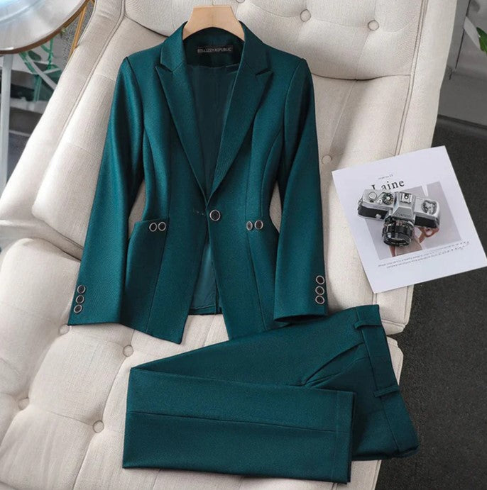 Laura - elegant set of blazer and trousers