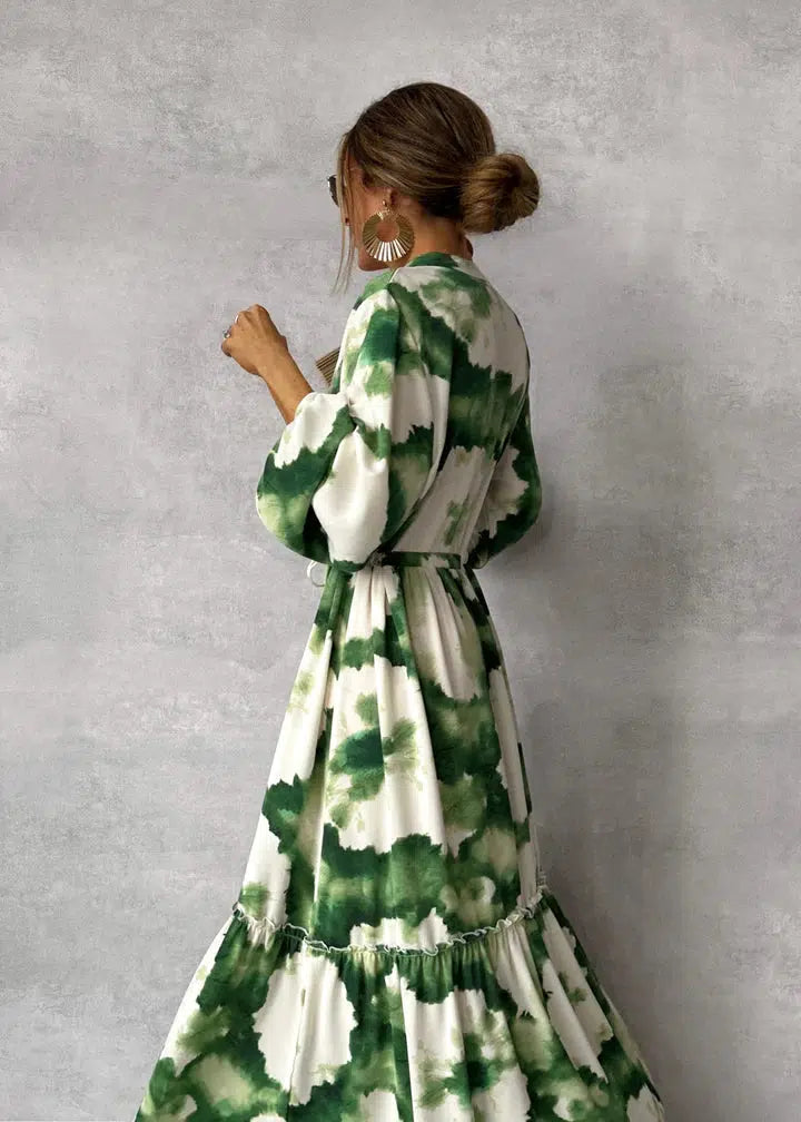 Charlotte – Elegant Green Maxi Dress with V-Neckline and Long Sleeves