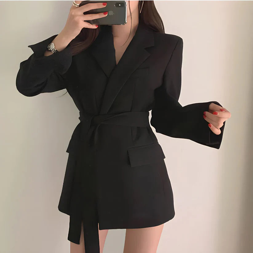 Ravikna - elegant blazer with belt