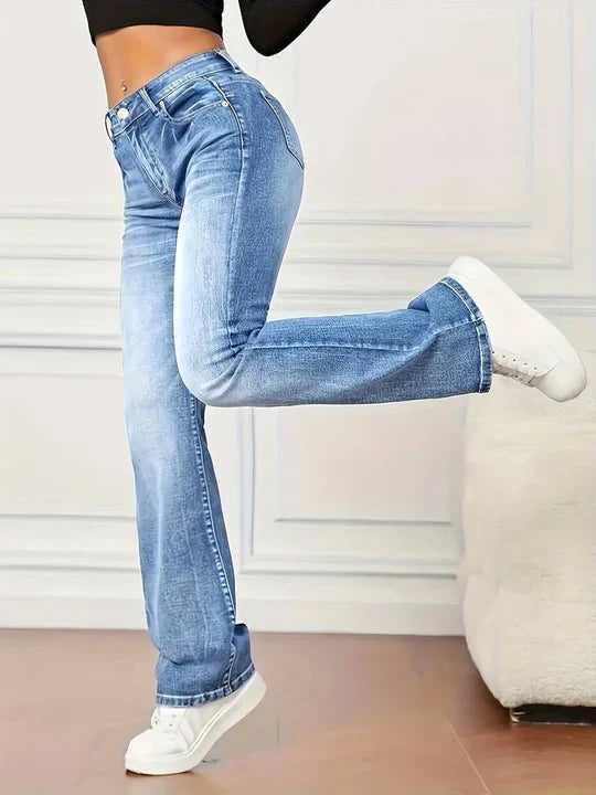 Flared jeans with a vintage look and stretch