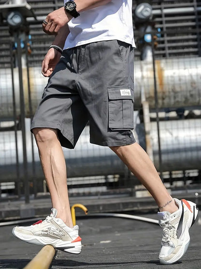 Logan - cargo shorts with multiple pockets and drawstring waist