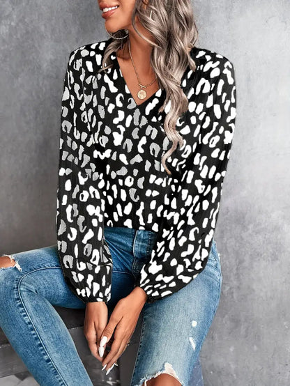 Mia - leopard print v-neck blouse