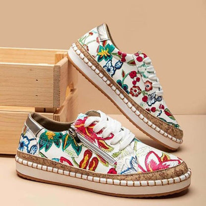 Santorin i flower sneaker trend of the season