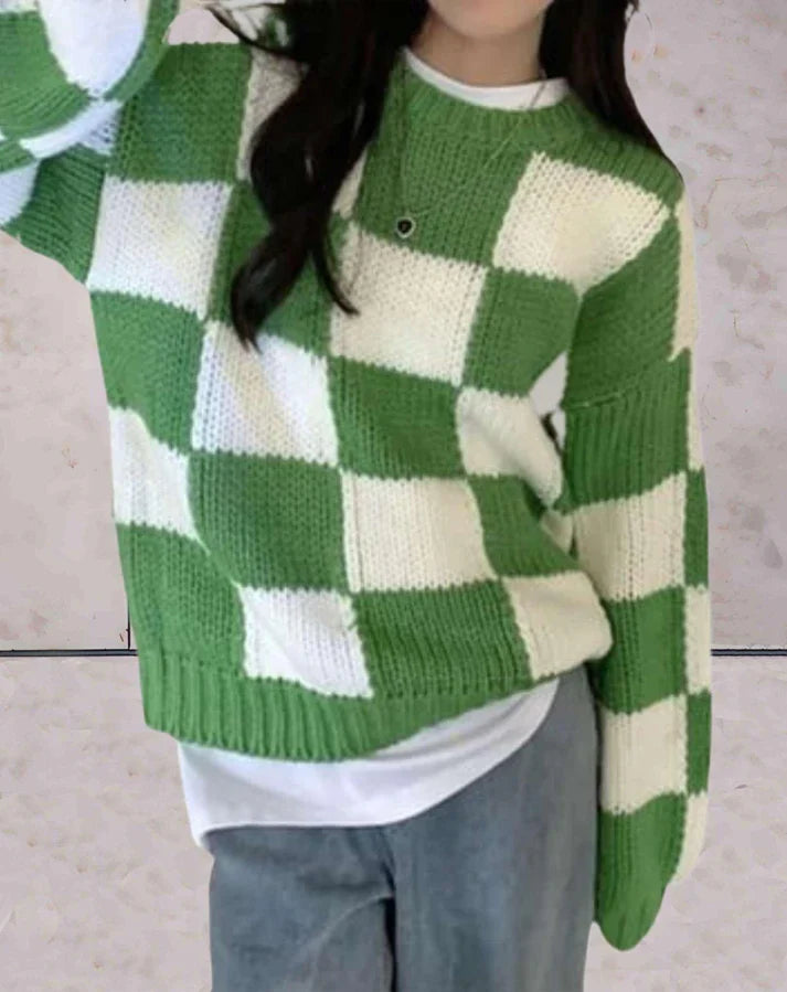 Delilah - women's knitted sweater with a checked pattern