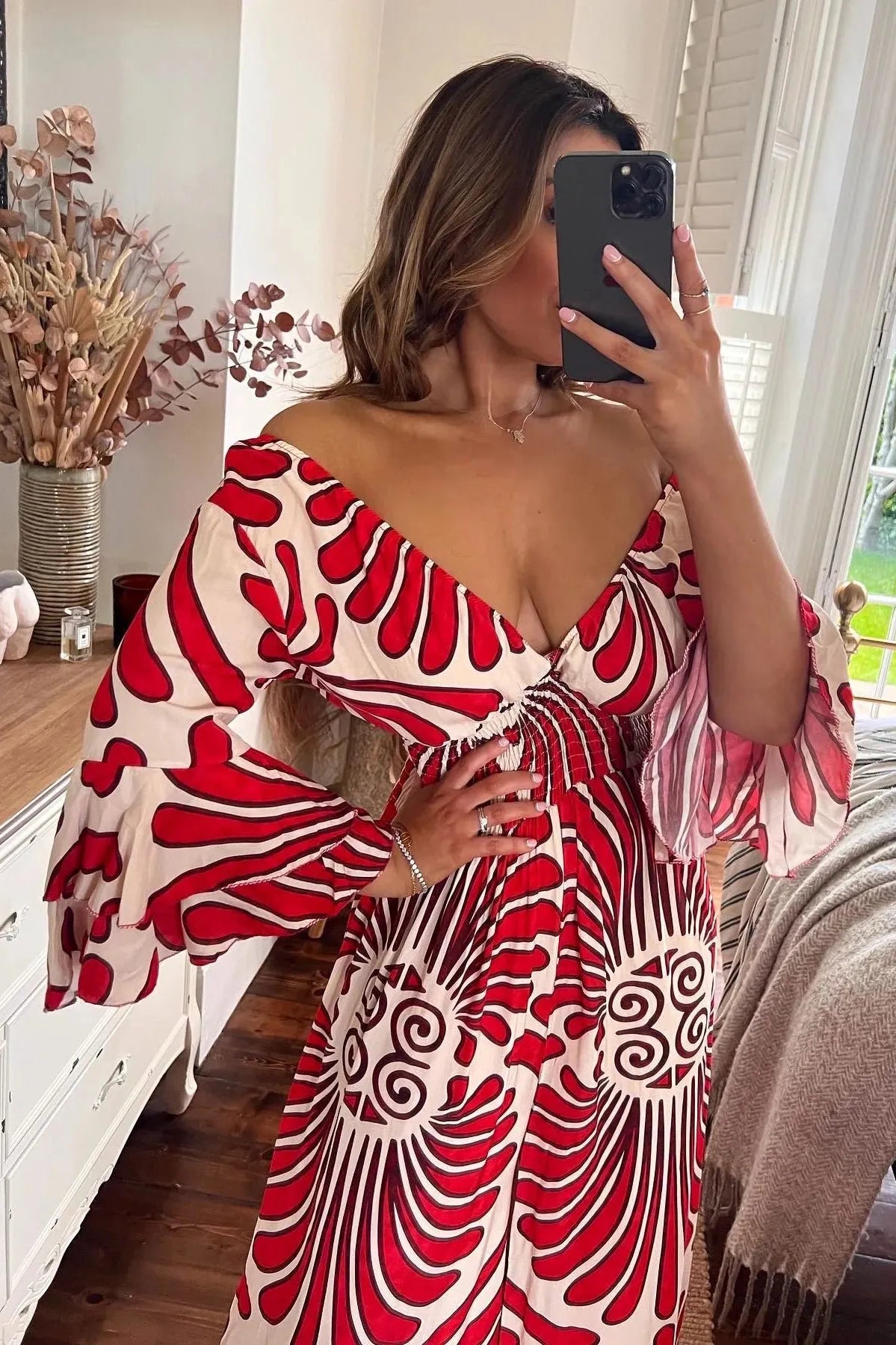 Sara – jumpsuit with flounced sleeves and flowers in a vintage style